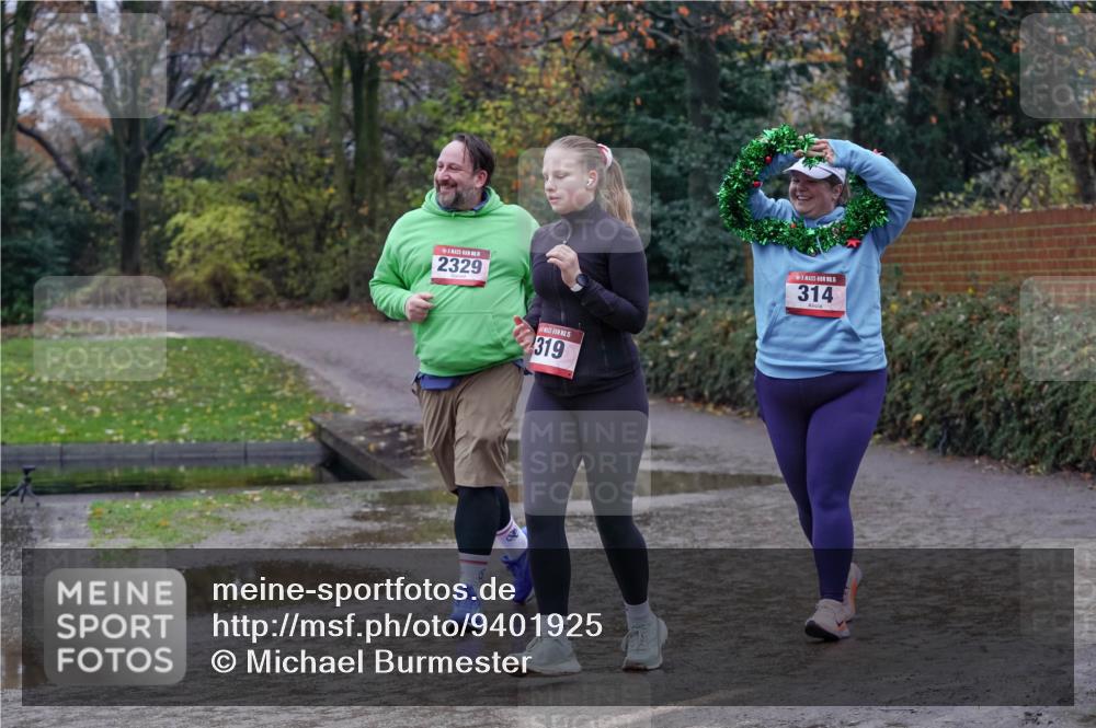 07.12.2025 - St. Pauli X-Mass-Run No. 15 Michael Burmester http://msf.ph/oto/9401925 07.12.2025 10:30:04 Laufen 2329, 15, 319, 314 meine-sportfotos.de