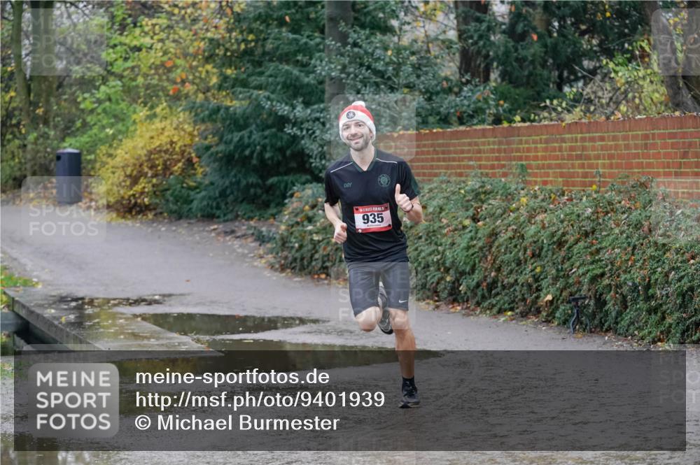 07.12.2025 - St. Pauli X-Mass-Run No. 15 Michael Burmester http://msf.ph/oto/9401939 07.12.2025 10:37:10 Laufen 15, 935 meine-sportfotos.de