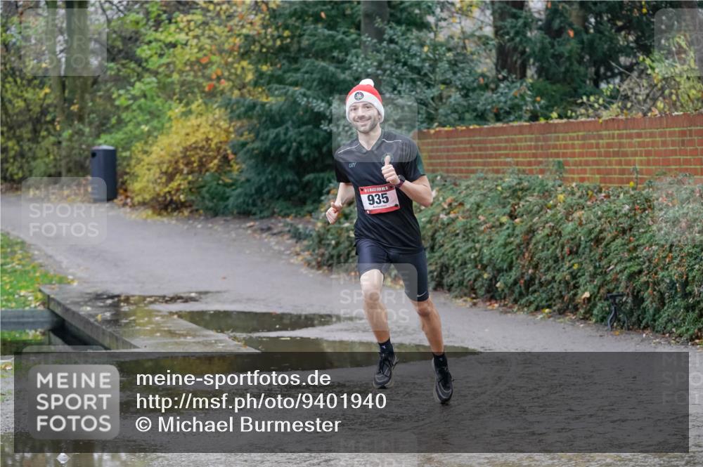 07.12.2025 - St. Pauli X-Mass-Run No. 15 Michael Burmester http://msf.ph/oto/9401940 07.12.2025 10:37:10 Laufen 15, 935 meine-sportfotos.de