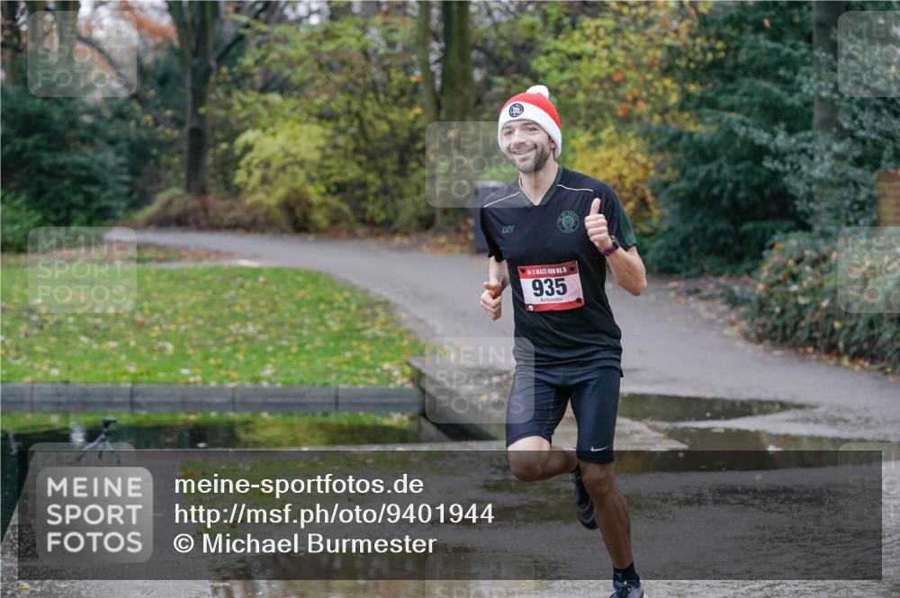 07.12.2025 - St. Pauli X-Mass-Run No. 15 Michael Burmester http://msf.ph/oto/9401944 07.12.2025 10:37:10 Laufen 15, 935 meine-sportfotos.de