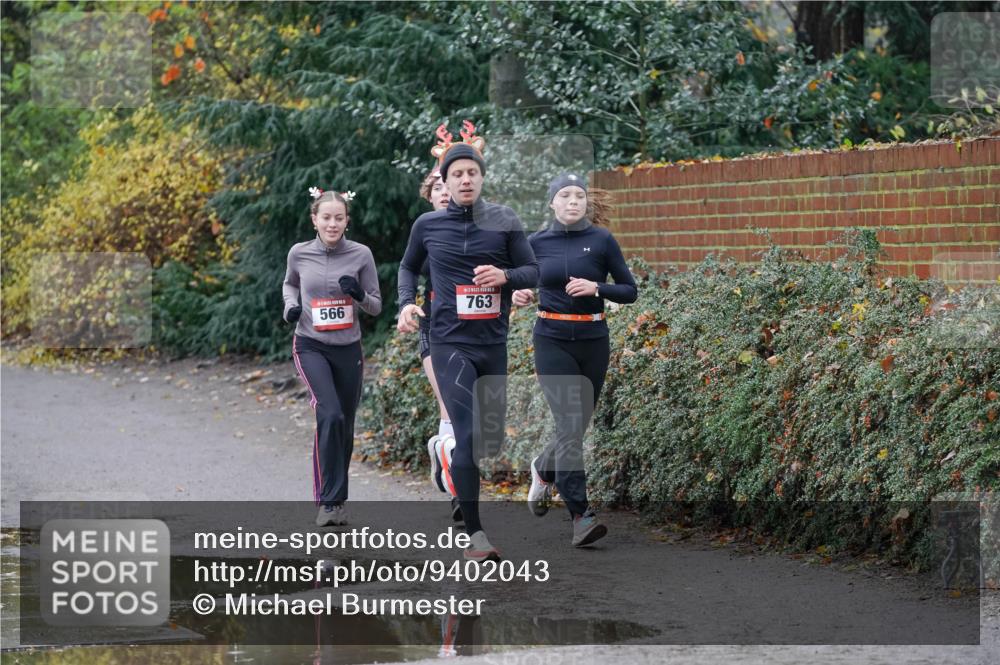 07.12.2025 - St. Pauli X-Mass-Run No. 15 Michael Burmester http://msf.ph/oto/9402043 07.12.2025 10:40:07 Laufen 566, 763 meine-sportfotos.de