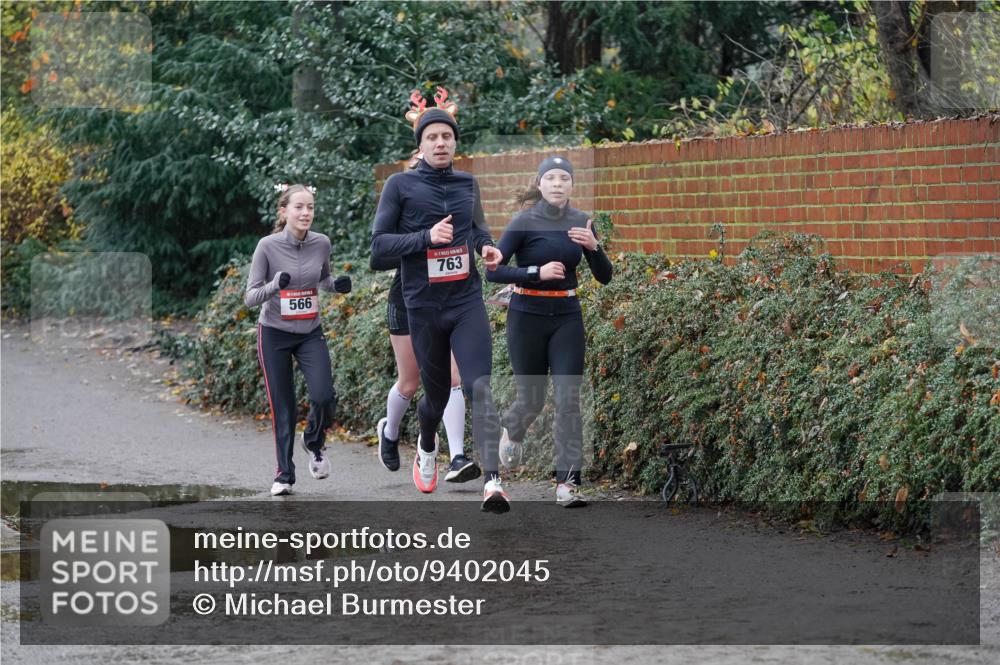 07.12.2025 - St. Pauli X-Mass-Run No. 15 Michael Burmester http://msf.ph/oto/9402045 07.12.2025 10:40:08 Laufen 566, 763 meine-sportfotos.de