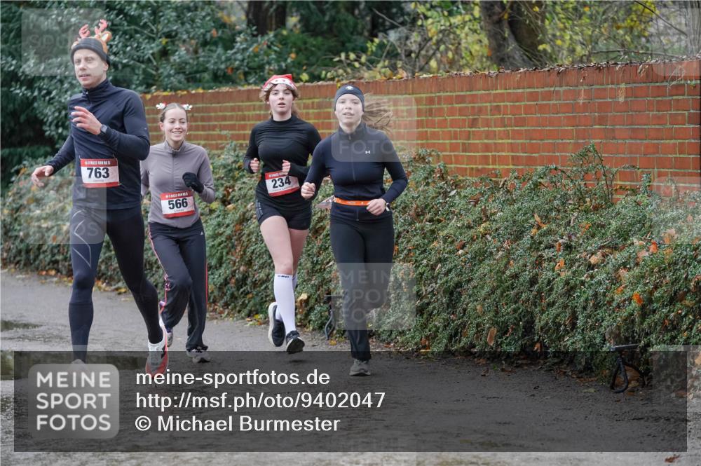 07.12.2025 - St. Pauli X-Mass-Run No. 15 Michael Burmester http://msf.ph/oto/9402047 07.12.2025 10:40:09 Laufen 5, 763, 566, 234 meine-sportfotos.de