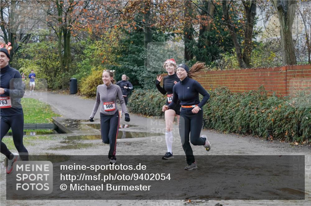 07.12.2025 - St. Pauli X-Mass-Run No. 15 Michael Burmester http://msf.ph/oto/9402054 07.12.2025 10:40:11 Laufen 763, 566, 23 meine-sportfotos.de