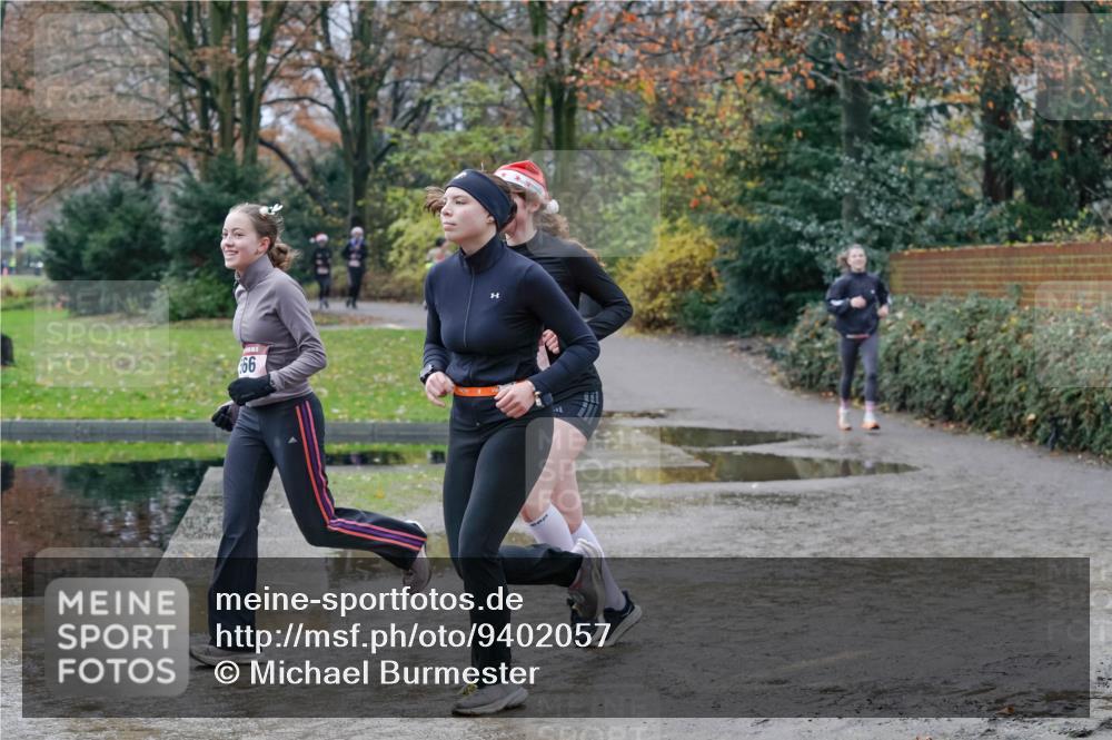 07.12.2025 - St. Pauli X-Mass-Run No. 15 Michael Burmester http://msf.ph/oto/9402057 07.12.2025 10:40:12 Laufen 999 meine-sportfotos.de
