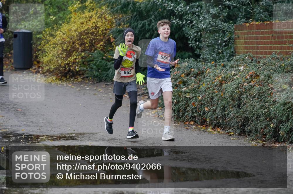 07.12.2025 - St. Pauli X-Mass-Run No. 15 Michael Burmester http://msf.ph/oto/9402066 07.12.2025 10:40:18 Laufen 555, 568 meine-sportfotos.de