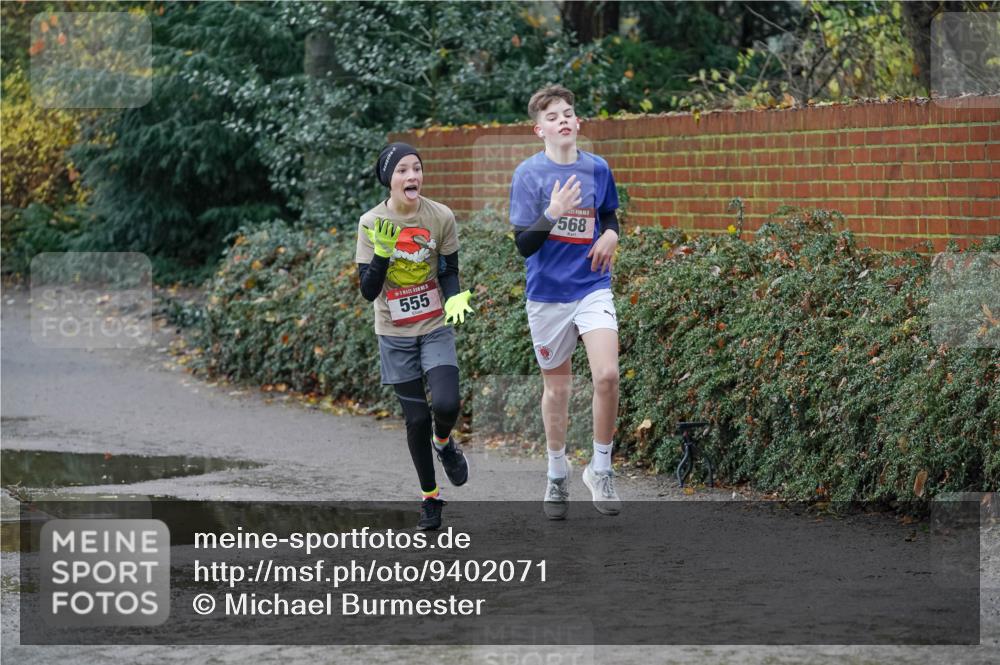 07.12.2025 - St. Pauli X-Mass-Run No. 15 Michael Burmester http://msf.ph/oto/9402071 07.12.2025 10:40:20 Laufen 555, 568 meine-sportfotos.de