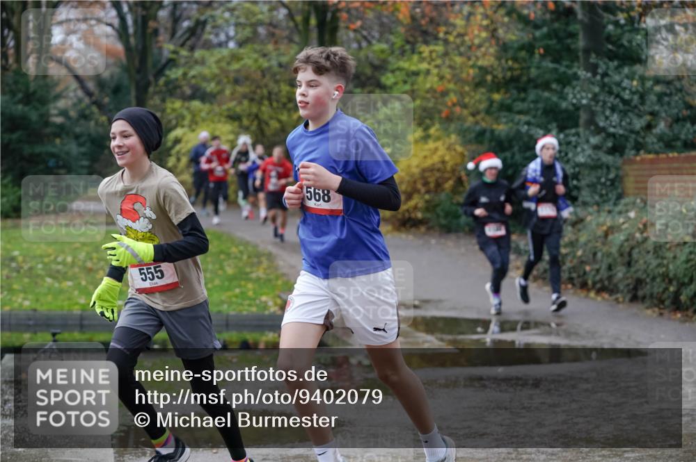 07.12.2025 - St. Pauli X-Mass-Run No. 15 Michael Burmester http://msf.ph/oto/9402079 07.12.2025 10:40:22 Laufen 555, 568 meine-sportfotos.de