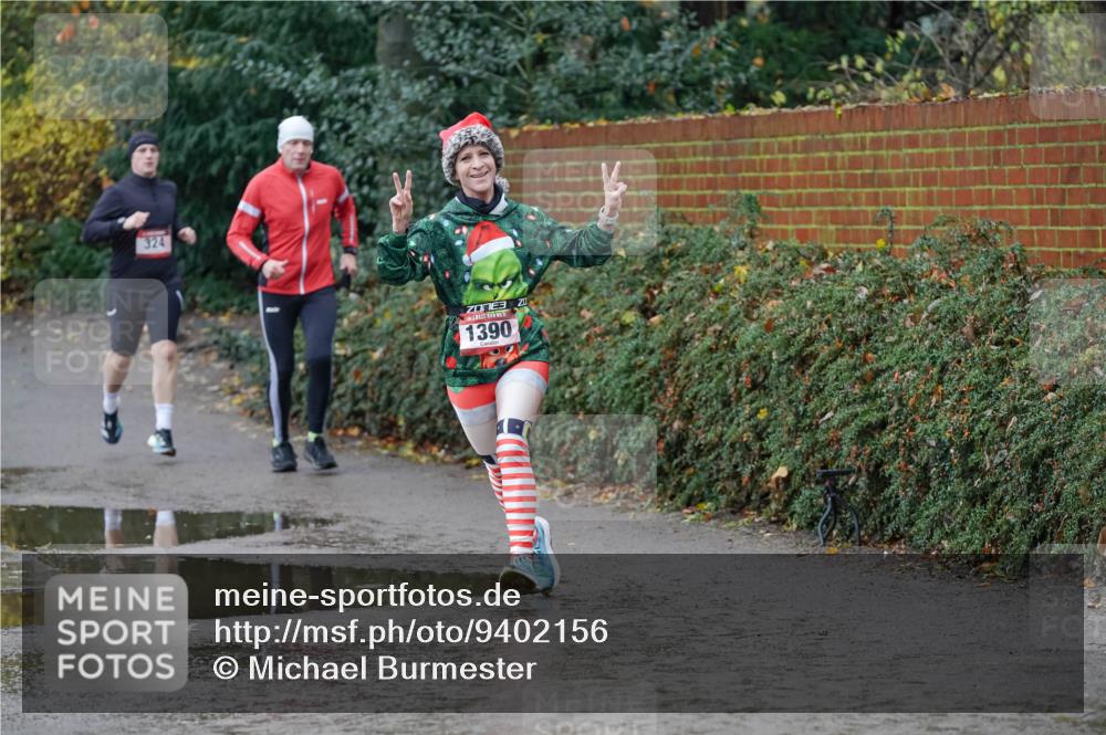 07.12.2025 - St. Pauli X-Mass-Run No. 15 Michael Burmester http://msf.ph/oto/9402156 07.12.2025 10:40:54 Laufen 324, 1390 meine-sportfotos.de