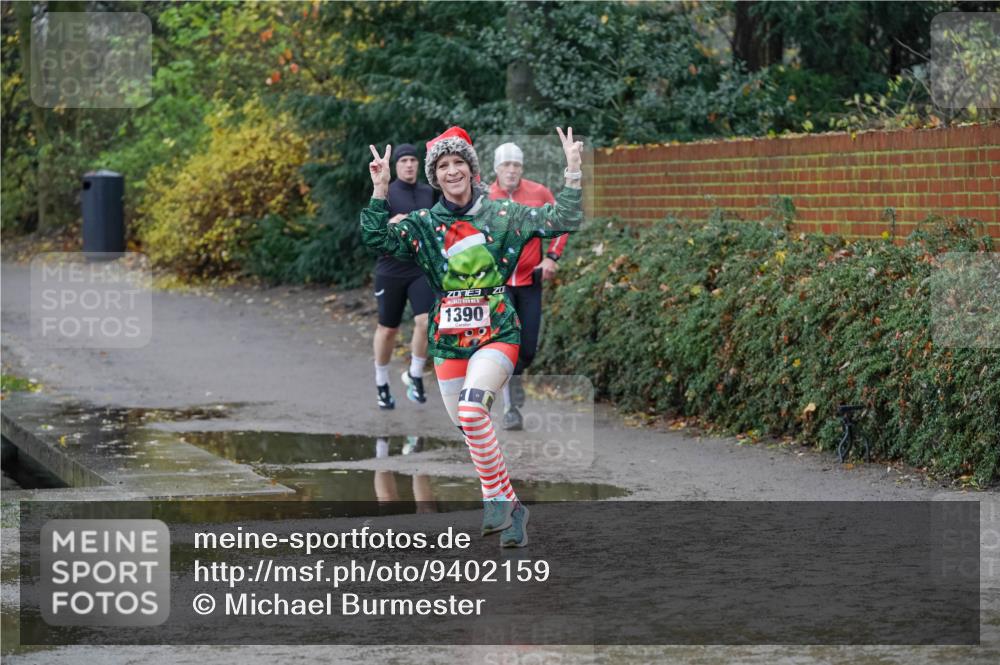 07.12.2025 - St. Pauli X-Mass-Run No. 15 Michael Burmester http://msf.ph/oto/9402159 07.12.2025 10:40:55 Laufen 1390 meine-sportfotos.de