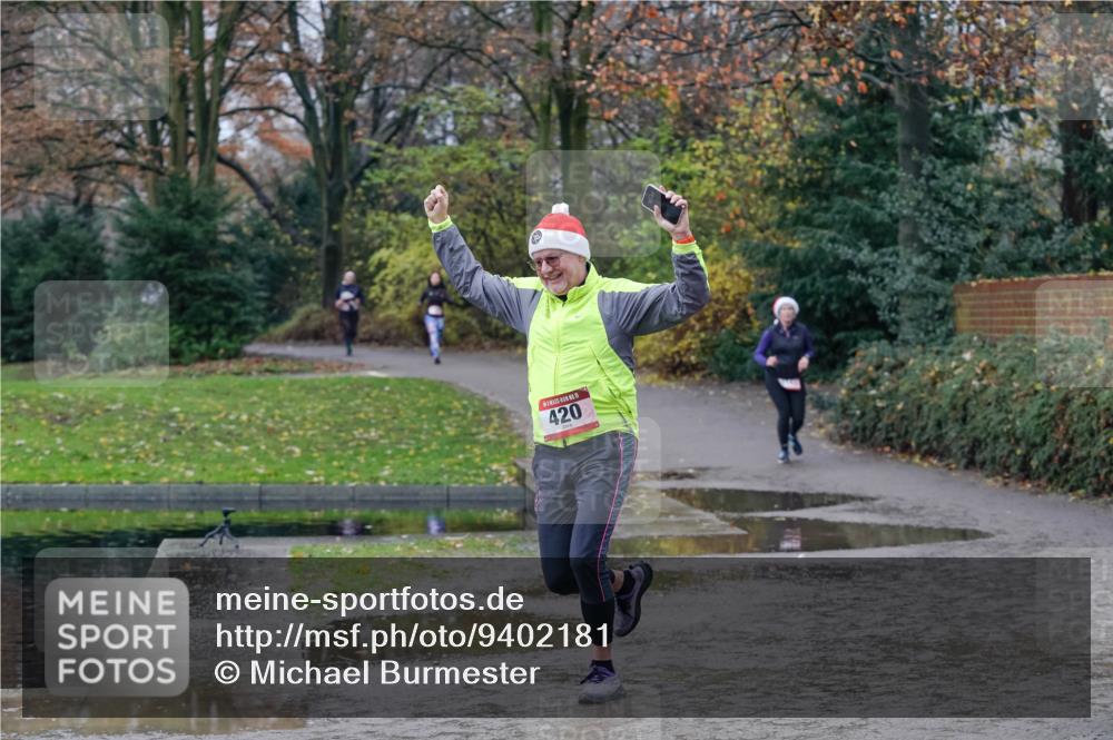 07.12.2025 - St. Pauli X-Mass-Run No. 15 Michael Burmester http://msf.ph/oto/9402181 07.12.2025 10:41:11 Laufen 5, 420 meine-sportfotos.de