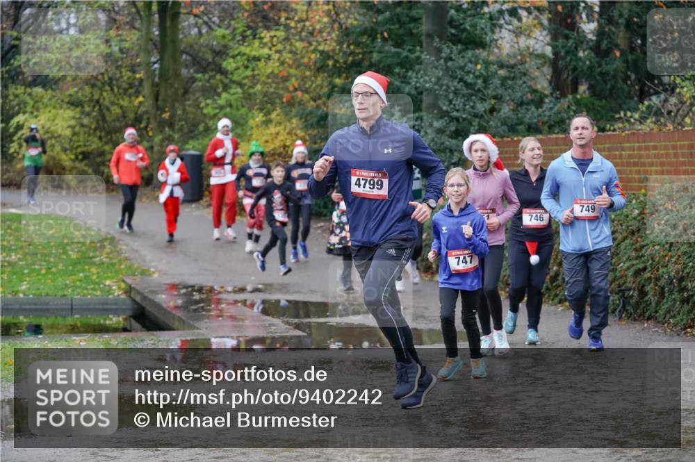 07.12.2025 - St. Pauli X-Mass-Run No. 15 Michael Burmester http://msf.ph/oto/9402242 07.12.2025 10:41:39 Laufen 5, 4799, 747, 746, 749 meine-sportfotos.de