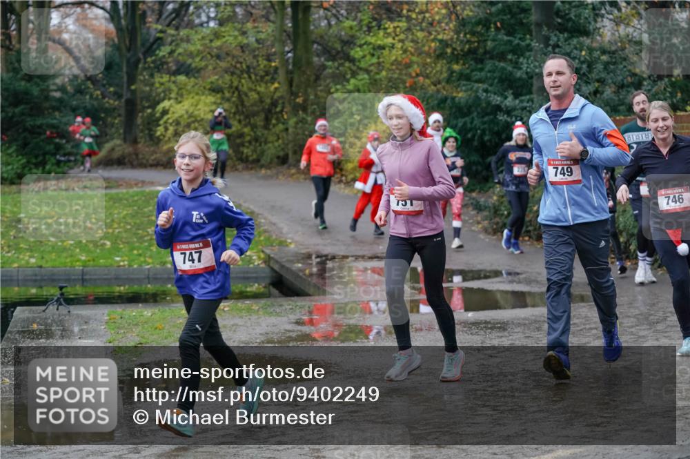 07.12.2025 - St. Pauli X-Mass-Run No. 15 Michael Burmester http://msf.ph/oto/9402249 07.12.2025 10:41:41 Laufen 747, 15, 749, 746 meine-sportfotos.de