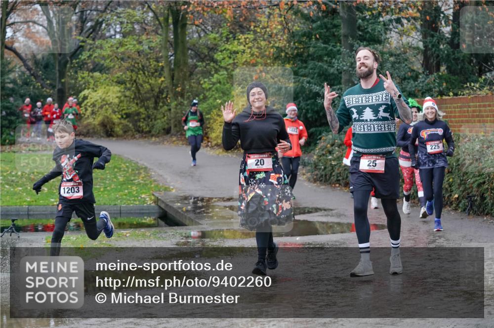 07.12.2025 - St. Pauli X-Mass-Run No. 15 Michael Burmester http://msf.ph/oto/9402260 07.12.2025 10:41:44 Laufen 1203, 20, 20, 1482, 25, 225 meine-sportfotos.de