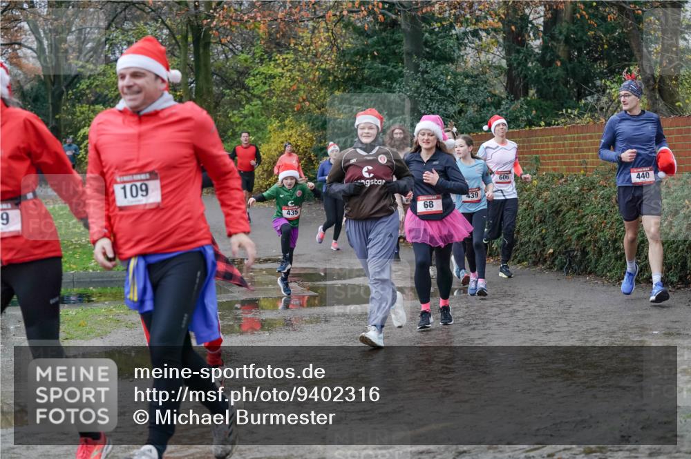07.12.2025 - St. Pauli X-Mass-Run No. 15 Michael Burmester http://msf.ph/oto/9402316 07.12.2025 10:42:03 Laufen 16, 9, 109, 435, 68, 439, 606, 440 meine-sportfotos.de
