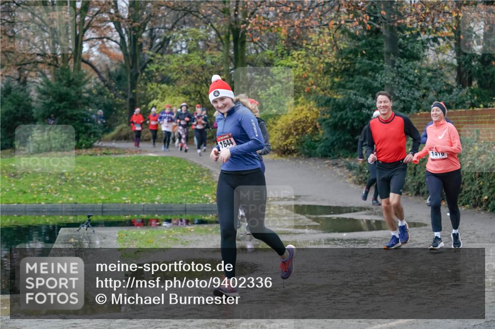 07.12.2025 - St. Pauli X-Mass-Run No. 15 Michael Burmester http://msf.ph/oto/9402336 07.12.2025 10:42:09 Laufen 1644, 1410 meine-sportfotos.de