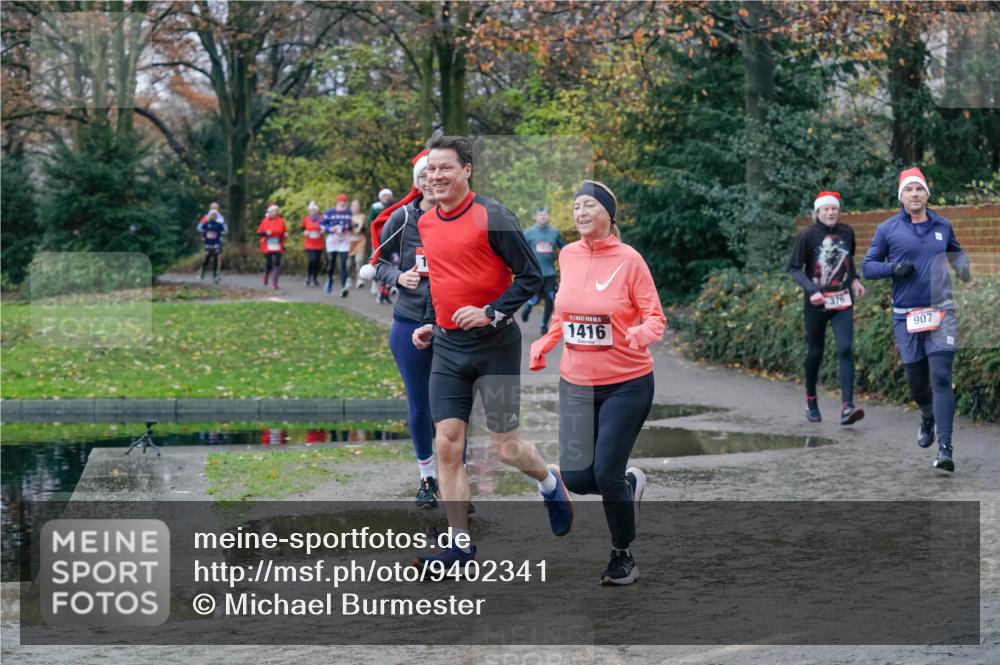 07.12.2025 - St. Pauli X-Mass-Run No. 15 Michael Burmester http://msf.ph/oto/9402341 07.12.2025 10:42:11 Laufen 1416, 376, 907 meine-sportfotos.de