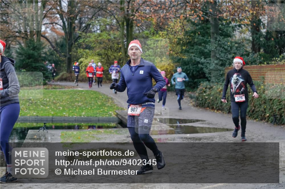 07.12.2025 - St. Pauli X-Mass-Run No. 15 Michael Burmester http://msf.ph/oto/9402345 07.12.2025 10:42:12 Laufen 907, 376 meine-sportfotos.de