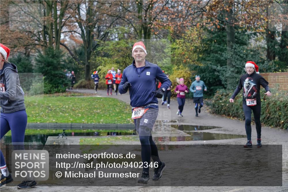 07.12.2025 - St. Pauli X-Mass-Run No. 15 Michael Burmester http://msf.ph/oto/9402346 07.12.2025 10:42:13 Laufen 3, 907, 376 meine-sportfotos.de