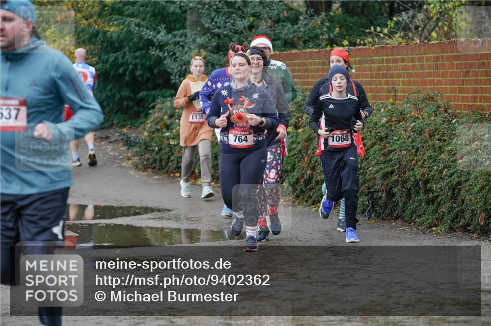 07.12.2025 - St. Pauli X-Mass-Run No. 15 Michael Burmester http://msf.ph/oto/9402362 07.12.2025 10:42:19 Laufen 537, 1139, 764, 1068 meine-sportfotos.de
