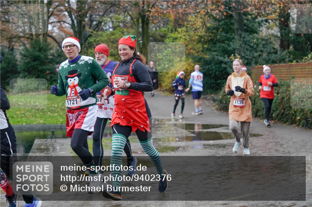 07.12.2025 - St. Pauli X-Mass-Run No. 15 Michael Burmester http://msf.ph/oto/9402376 07.12.2025 10:42:22 Laufen 1721, 67, 1139 meine-sportfotos.de