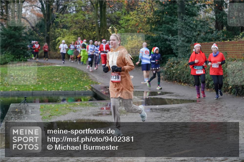 07.12.2025 - St. Pauli X-Mass-Run No. 15 Michael Burmester http://msf.ph/oto/9402381 07.12.2025 10:42:23 Laufen 1139, 1411, 1212 meine-sportfotos.de
