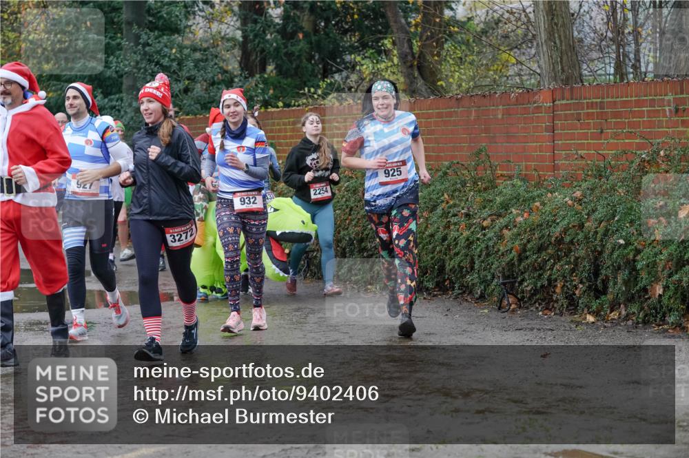 07.12.2025 - St. Pauli X-Mass-Run No. 15 Michael Burmester http://msf.ph/oto/9402406 07.12.2025 10:42:33 Laufen 927, 3272, 932, 2254, 925 meine-sportfotos.de