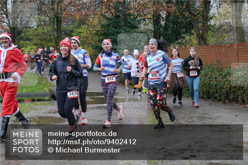 07.12.2025 - St. Pauli X-Mass-Run No. 15 Michael Burmester http://msf.ph/oto/9402412 07.12.2025 10:42:34 Laufen 3272, 932, 973, 925, 1432, 2254 meine-sportfotos.de