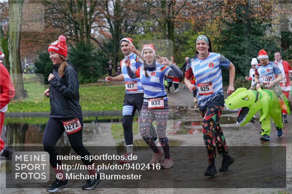 07.12.2025 - St. Pauli X-Mass-Run No. 15 Michael Burmester http://msf.ph/oto/9402416 07.12.2025 10:42:35 Laufen 15, 3272, 927, 932, 15, 925, 1428 meine-sportfotos.de