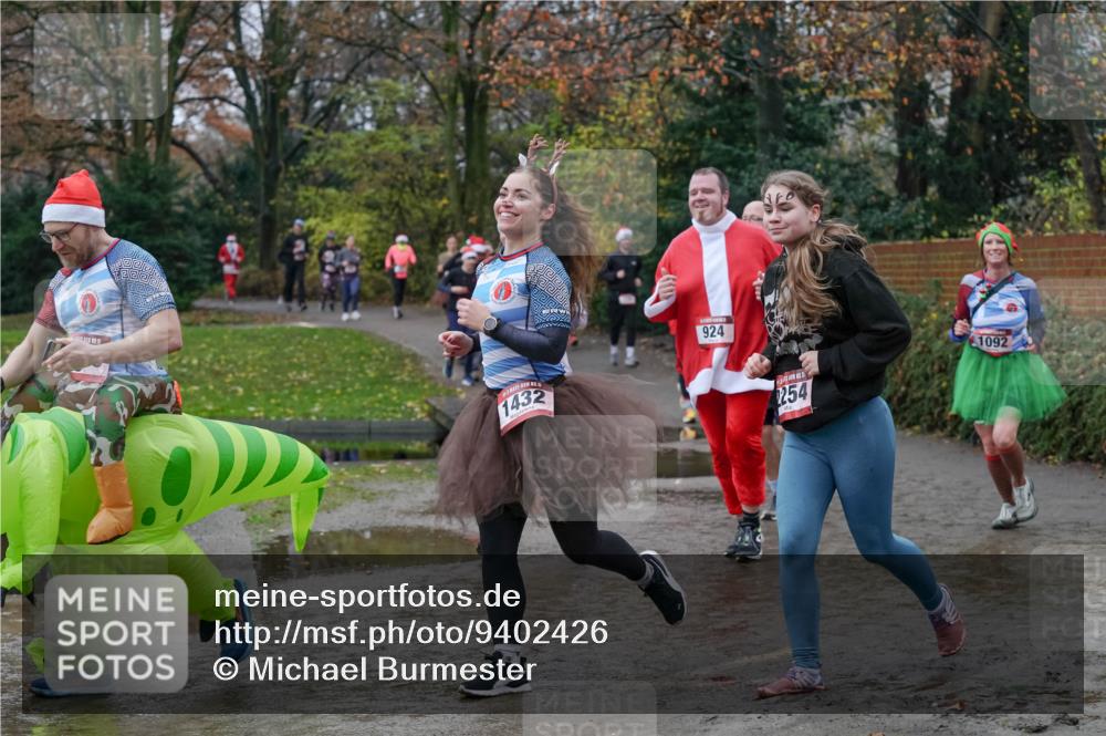 07.12.2025 - St. Pauli X-Mass-Run No. 15 Michael Burmester http://msf.ph/oto/9402426 07.12.2025 10:42:37 Laufen 1432, 924, 254, 1092 meine-sportfotos.de