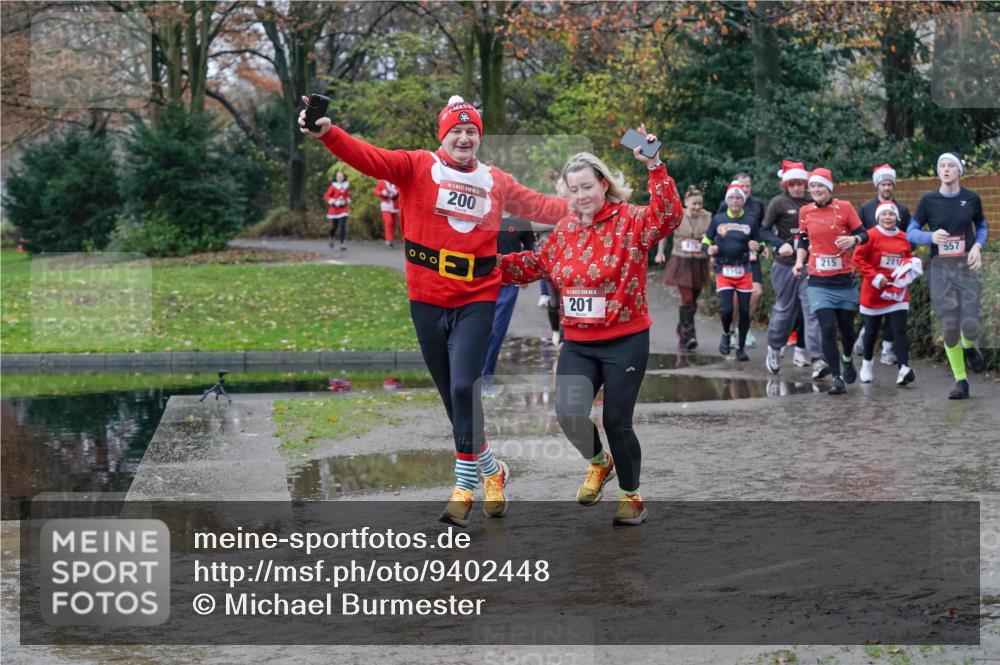 07.12.2025 - St. Pauli X-Mass-Run No. 15 Michael Burmester http://msf.ph/oto/9402448 07.12.2025 10:42:42 Laufen 200, 000, 201, 215, 281, 557 meine-sportfotos.de