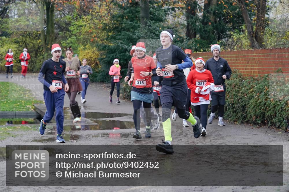 07.12.2025 - St. Pauli X-Mass-Run No. 15 Michael Burmester http://msf.ph/oto/9402452 07.12.2025 10:42:43 Laufen 216, 997, 215, 1102, 557, 281, 128 meine-sportfotos.de