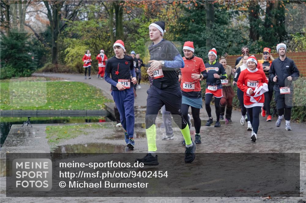 07.12.2025 - St. Pauli X-Mass-Run No. 15 Michael Burmester http://msf.ph/oto/9402454 07.12.2025 10:42:44 Laufen 216, 557, 7, 875, 215, 281, 1102, 128 meine-sportfotos.de
