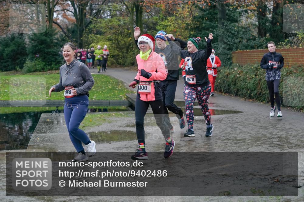 07.12.2025 - St. Pauli X-Mass-Run No. 15 Michael Burmester http://msf.ph/oto/9402486 07.12.2025 10:42:51 Laufen 298, 300, 1670, 1205 meine-sportfotos.de