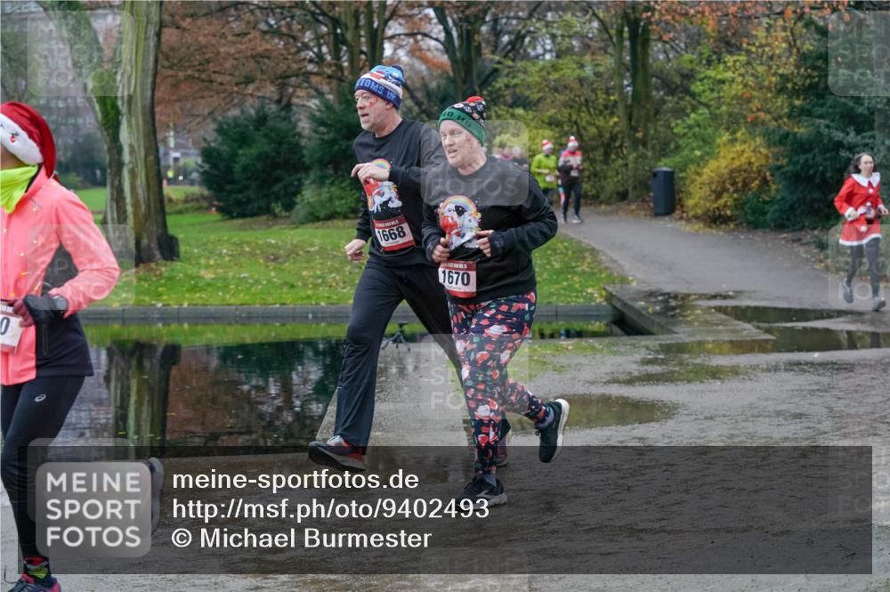 07.12.2025 - St. Pauli X-Mass-Run No. 15 Michael Burmester http://msf.ph/oto/9402493 07.12.2025 10:42:52 Laufen 0, 1668, 1670 meine-sportfotos.de