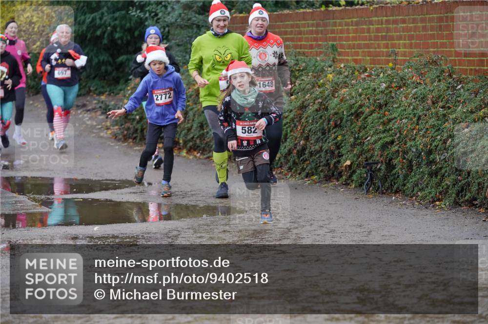 07.12.2025 - St. Pauli X-Mass-Run No. 15 Michael Burmester http://msf.ph/oto/9402518 07.12.2025 10:43:01 Laufen 697, 2772, 582, 1648 meine-sportfotos.de