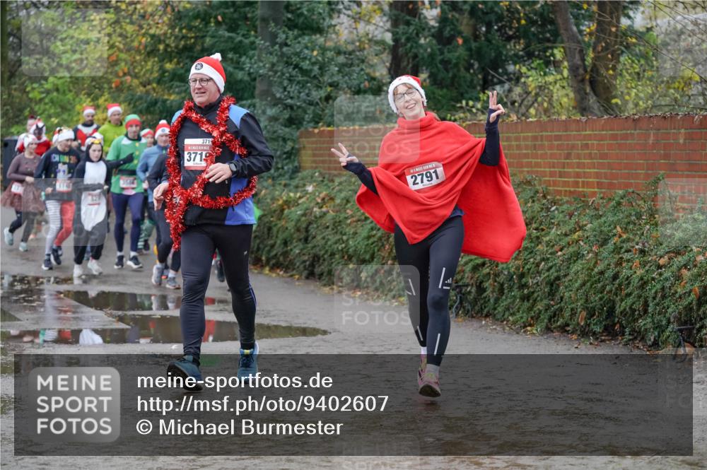 07.12.2025 - St. Pauli X-Mass-Run No. 15 Michael Burmester http://msf.ph/oto/9402607 07.12.2025 10:43:23 Laufen 3, 3719, 3719, 2791 meine-sportfotos.de
