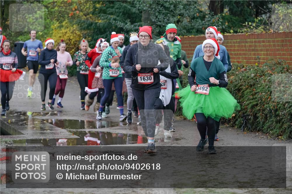 07.12.2025 - St. Pauli X-Mass-Run No. 15 Michael Burmester http://msf.ph/oto/9402618 07.12.2025 10:43:26 Laufen 1063, 964, 1551, 542, 5, 1630, 29, 1492 meine-sportfotos.de
