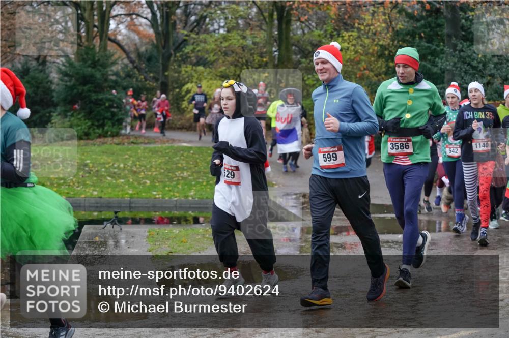 07.12.2025 - St. Pauli X-Mass-Run No. 15 Michael Burmester http://msf.ph/oto/9402624 07.12.2025 10:43:29 Laufen 29, 599, 5, 3586, 542, 39, 1140 meine-sportfotos.de