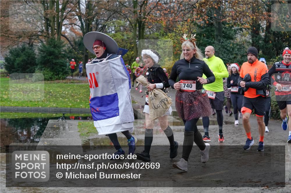 07.12.2025 - St. Pauli X-Mass-Run No. 15 Michael Burmester http://msf.ph/oto/9402669 07.12.2025 10:43:39 Laufen 15, 740, 199, 1045, 401 meine-sportfotos.de