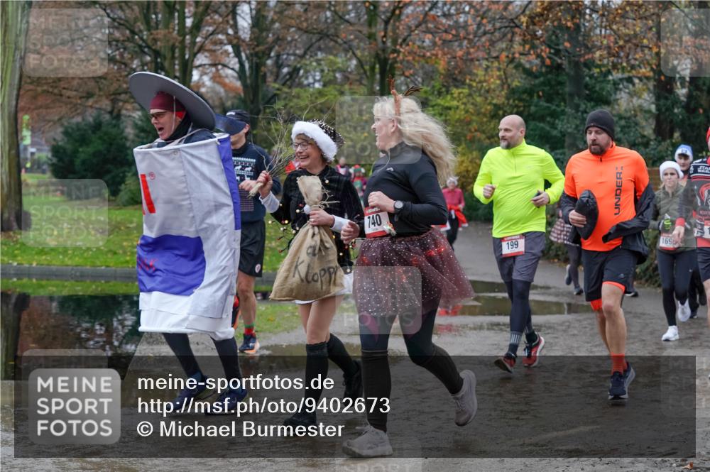07.12.2025 - St. Pauli X-Mass-Run No. 15 Michael Burmester http://msf.ph/oto/9402673 07.12.2025 10:43:39 Laufen 740, 40, 199 meine-sportfotos.de