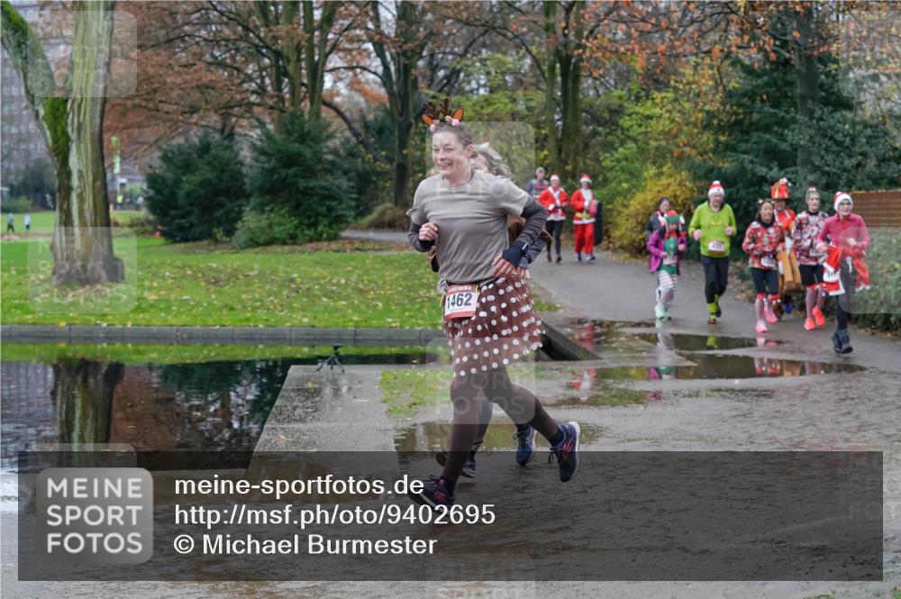 07.12.2025 - St. Pauli X-Mass-Run No. 15 Michael Burmester http://msf.ph/oto/9402695 07.12.2025 10:43:43 Laufen 1462 meine-sportfotos.de