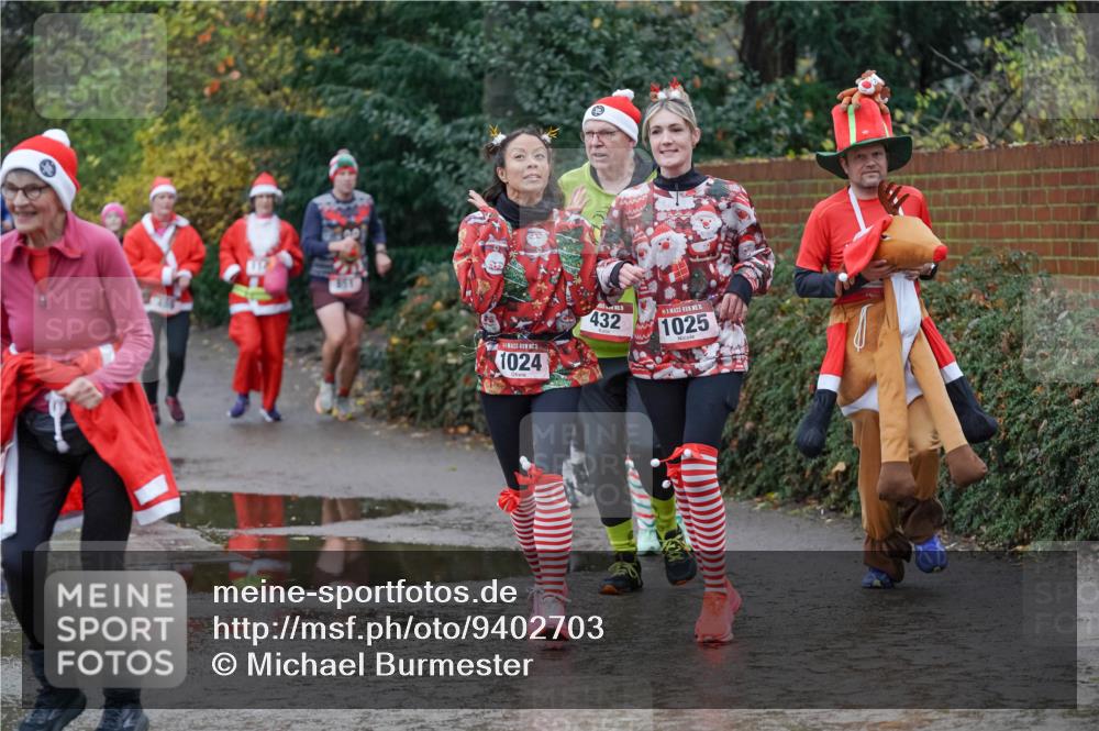 07.12.2025 - St. Pauli X-Mass-Run No. 15 Michael Burmester http://msf.ph/oto/9402703 07.12.2025 10:43:47 Laufen 1024, 432, 15, 1025 meine-sportfotos.de