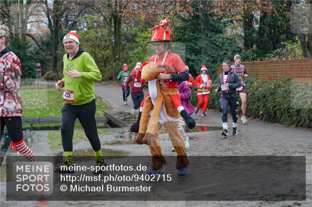 07.12.2025 - St. Pauli X-Mass-Run No. 15 Michael Burmester http://msf.ph/oto/9402715 07.12.2025 10:43:49 Laufen 432, 842, 1211 meine-sportfotos.de