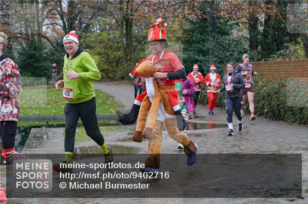 07.12.2025 - St. Pauli X-Mass-Run No. 15 Michael Burmester http://msf.ph/oto/9402716 07.12.2025 10:43:50 Laufen 432, 1211, 851 meine-sportfotos.de