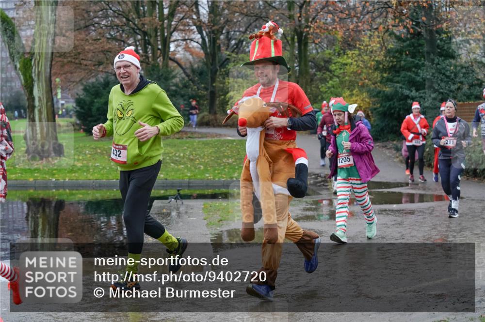 07.12.2025 - St. Pauli X-Mass-Run No. 15 Michael Burmester http://msf.ph/oto/9402720 07.12.2025 10:43:50 Laufen 432, 1205 meine-sportfotos.de