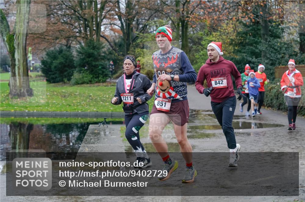 07.12.2025 - St. Pauli X-Mass-Run No. 15 Michael Burmester http://msf.ph/oto/9402729 07.12.2025 10:43:53 Laufen 1211, 851, 842, 489 meine-sportfotos.de
