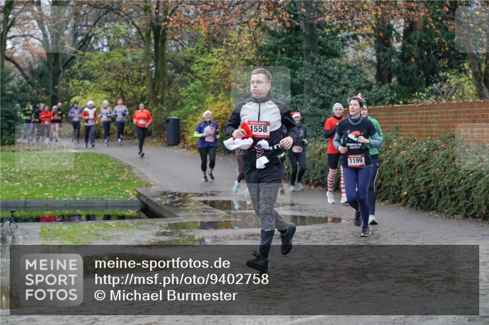 07.12.2025 - St. Pauli X-Mass-Run No. 15 Michael Burmester http://msf.ph/oto/9402758 07.12.2025 10:44:09 Laufen 1558, 1199 meine-sportfotos.de