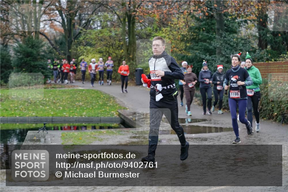 07.12.2025 - St. Pauli X-Mass-Run No. 15 Michael Burmester http://msf.ph/oto/9402761 07.12.2025 10:44:09 Laufen 155, 1199, 608 meine-sportfotos.de
