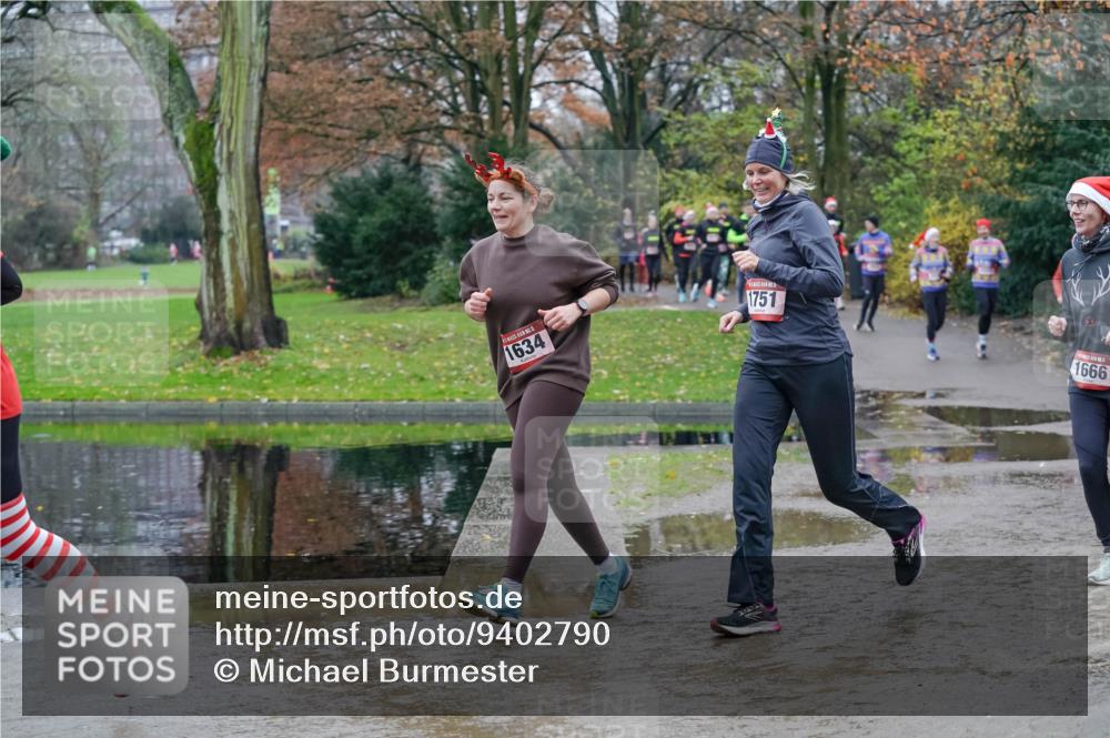07.12.2025 - St. Pauli X-Mass-Run No. 15 Michael Burmester http://msf.ph/oto/9402790 07.12.2025 10:44:16 Laufen 15, 1634, 1751, 1666 meine-sportfotos.de